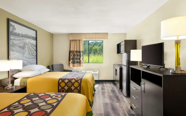 Super 8 by Wyndham Clinton
