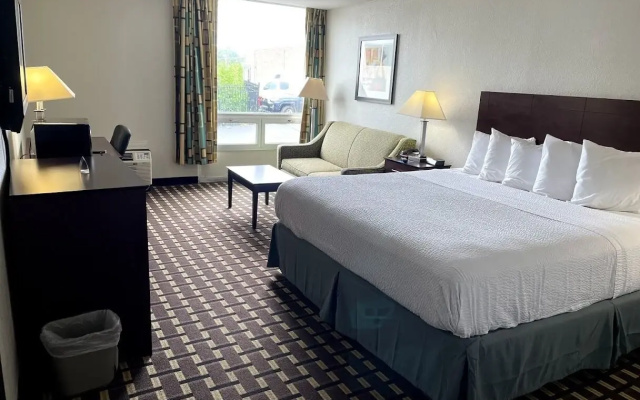 Days Inn by Wyndham Fort Wright Cincinnati Area