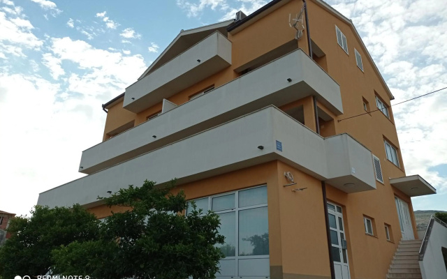 Studio apartment with balcony