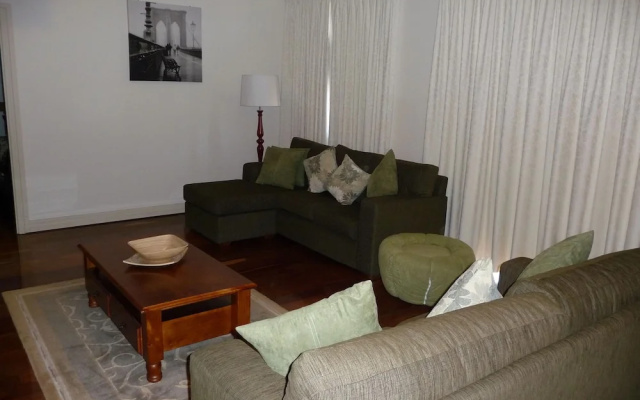 City Escape 3BD in Adelaides East End 6
