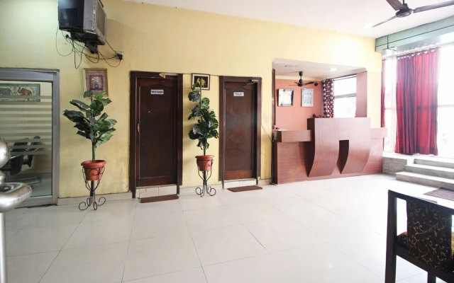 OYO 7928 Hotel Sehgal