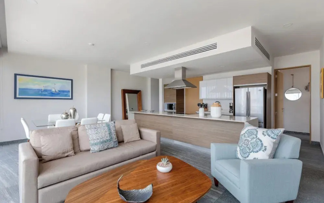 Exclusive Apartment with rooftop pool