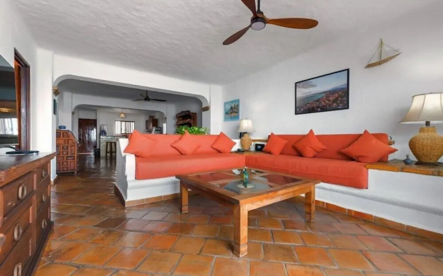 Ocean View 2Br Condo-balcony-beach-pool 710