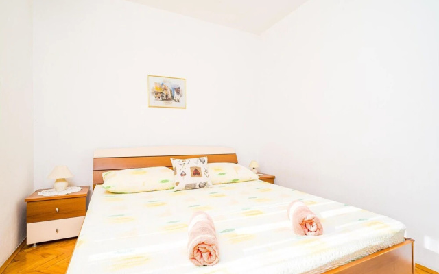 Nice Apartment in Zaton With 2 Bedrooms and Wifi