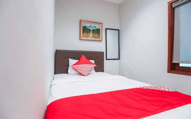 OYO 135 Menteng Guest House
