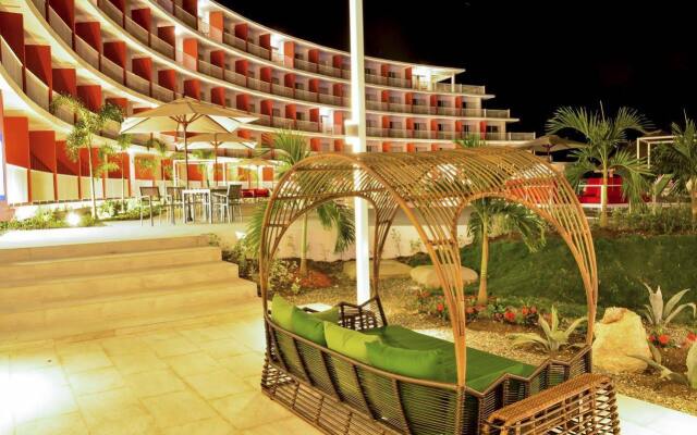 Отель Royal Decameron Cornwall Beach Ямайка, Монтего-Бей - отзывы, цены и фото номеров - забронировать отель Royal Decameron Cornwall Beach онлайн вид на фасад