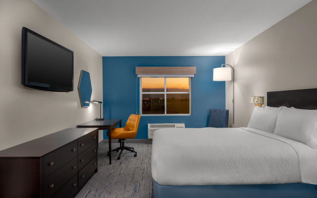 Holiday Inn Express & Suites Kendall by IHG