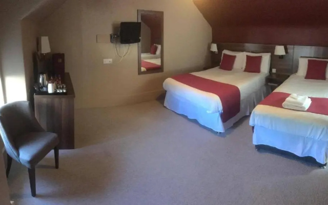 Chieftain Hotel