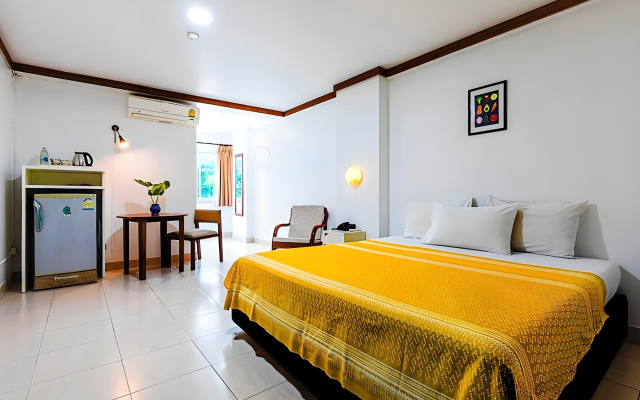 Collection O Howard Square Boutique Hotel