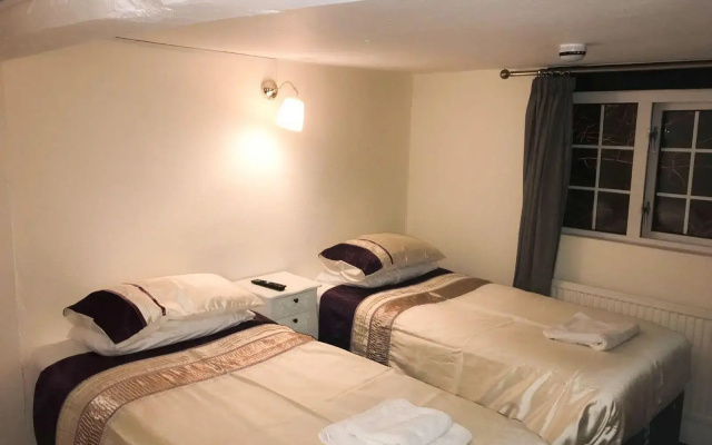 The Pear Tree Inn