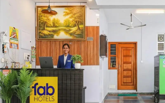 Fabhotel Hathvik Park