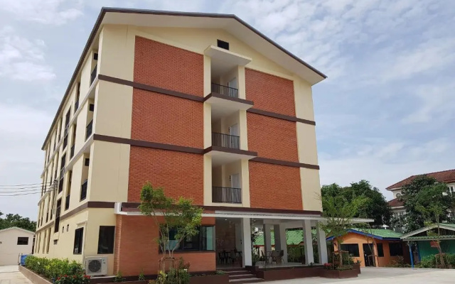 Prukpibul Apartment