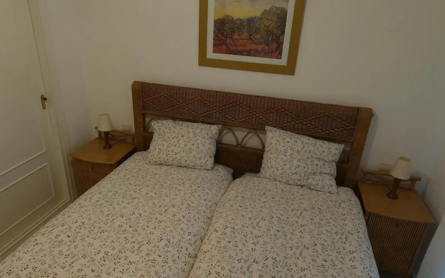 Flat Sleeps 4 With Pool and Terrace