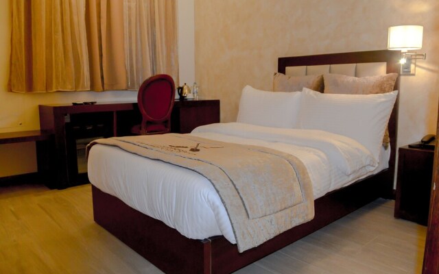 Mamba Point Hotel Freetown in Freetown, Sierra Leone from 151$, photos, reviews - zenhotels.com guestroom