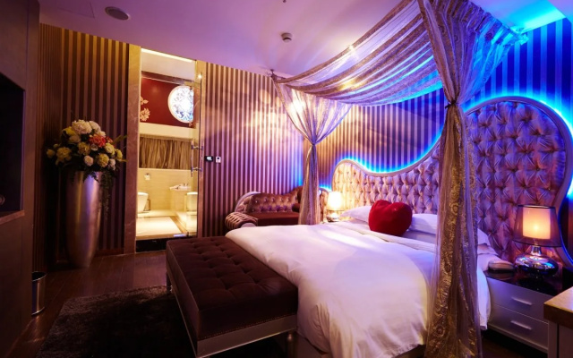 We Love Hotel Shanghai Taopu Branch