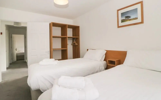 Harcombe House Bungalow 2