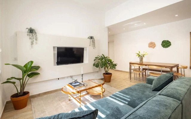 Heart of TLV-Modern wBalcony- 3BD & 3BR