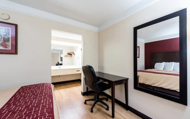 Red Roof Inn Clinton