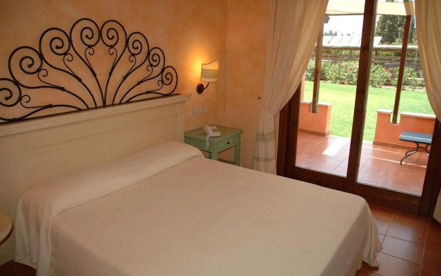 Lantana Resort Hotel & Apartments