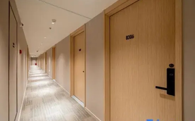 H.Z.M Hotel (Shanghai Jiuyuan Manufacturing Bureau Road Store)