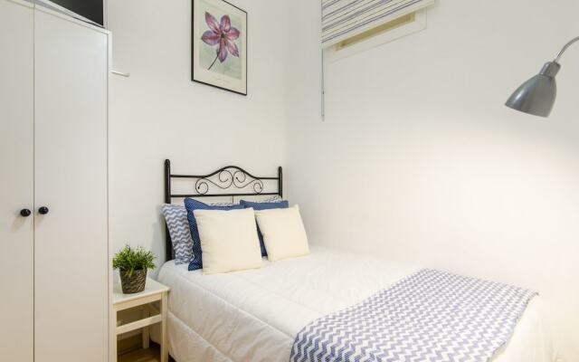Апартаменты Apartment Gran Vía Jardines Sol комната для гостей