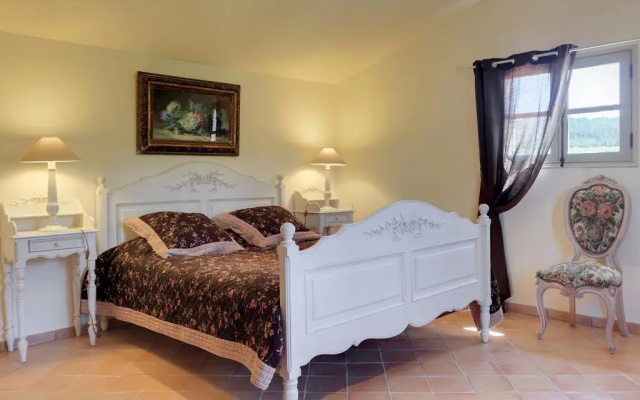 Le Mas De Château Roubine