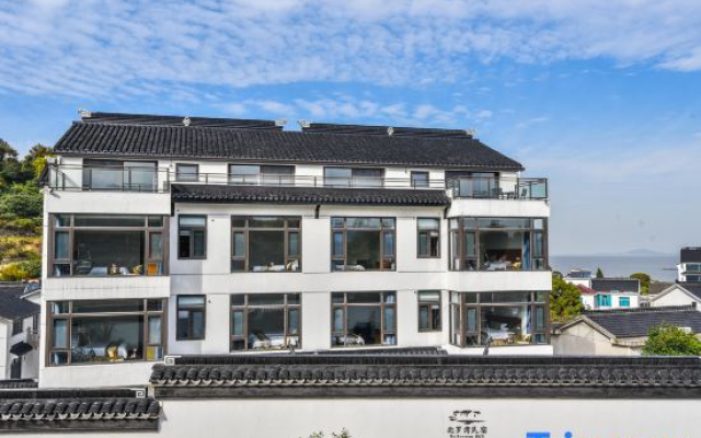 Beiluowan B & B (Suzhou Taihu Xishan Scenic Spot store)
