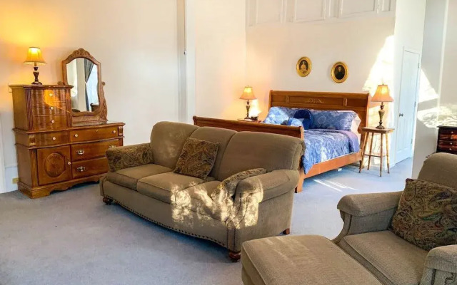 The General's Quarters Boutique Hotel