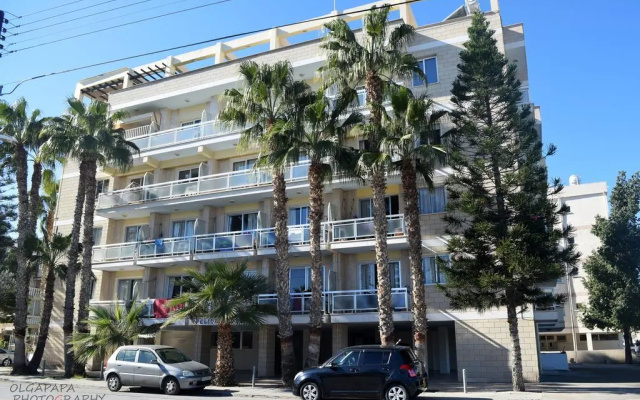 Pelides Apartments