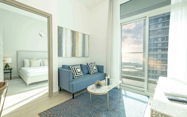 LUX The Modern Marina Suite