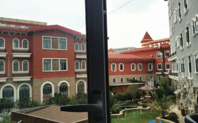 Home Inn Huayi Hotel