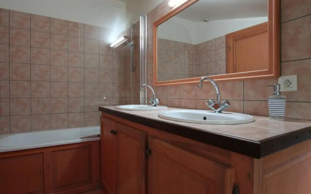 Gîte Villeneuve-d'Allier, 4 pièces, 6 personnes - FR-1-582-208