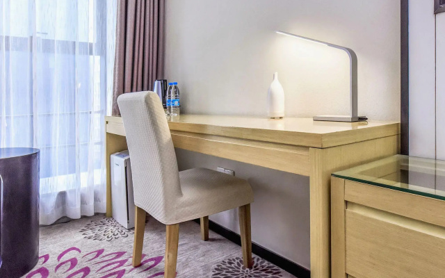 Lavande Hotel·Zigong Tanmulin Lantern Park
