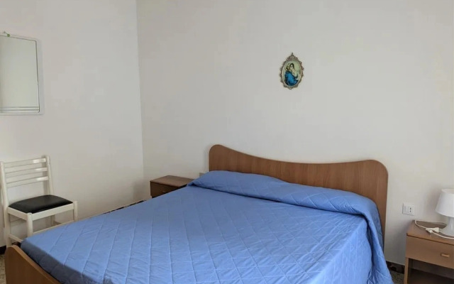 Charming Property Steps From Caorles Center