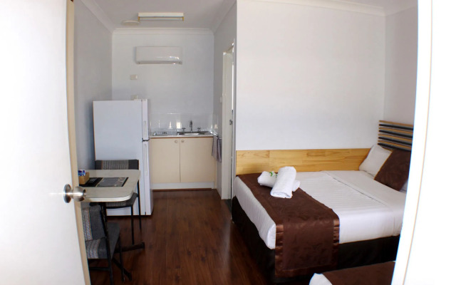 Baths Motel