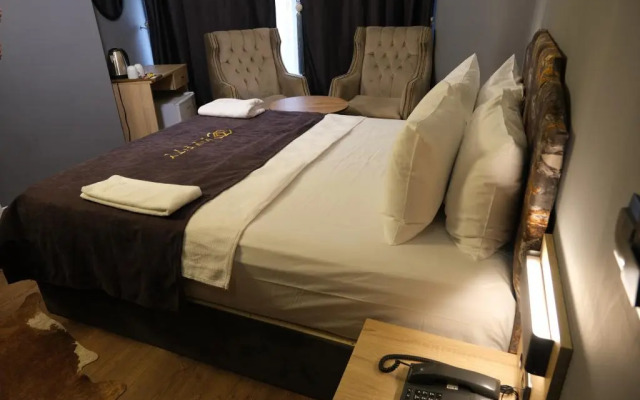 Viv City Hotel