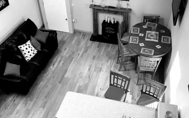 Apartment Sleeps 7 With Mezzanine