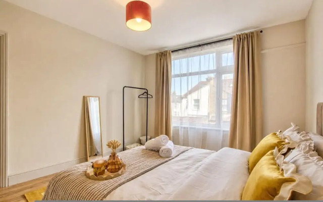Wembley Garden Retreat 4BR Sleeps 7 Near Station