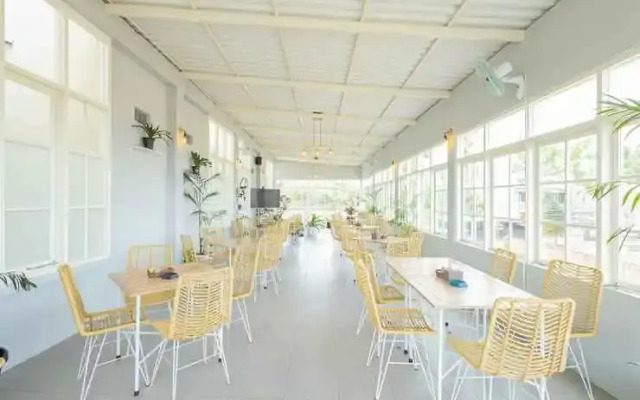 RedDoorz Plus near Malang Airport