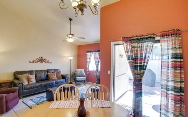 7 Mi to Mill Ave: Bbq-ready Mesa Townhouse