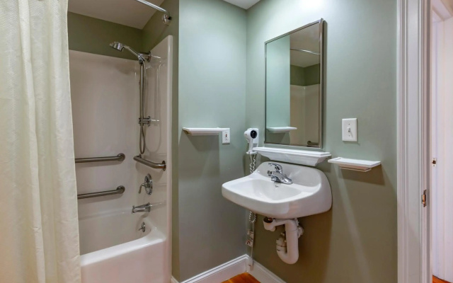 Essex Street Inn & Suites, an Ascend Collection Hotel