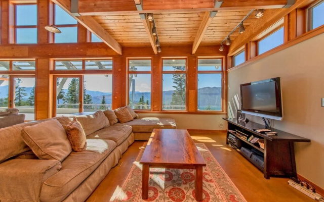 Lookout Lodge