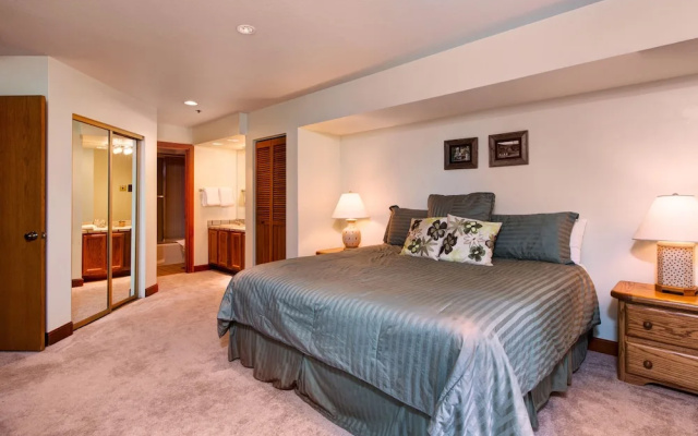 2BR 2BA Silver Cliff Condo by RedAwning