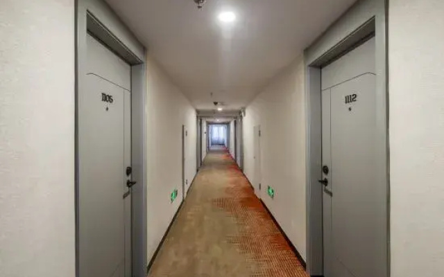 Xiyueli Hotel (Zhongshan Xiaolan Station Seaport City)