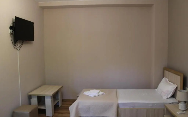Emis Hotel