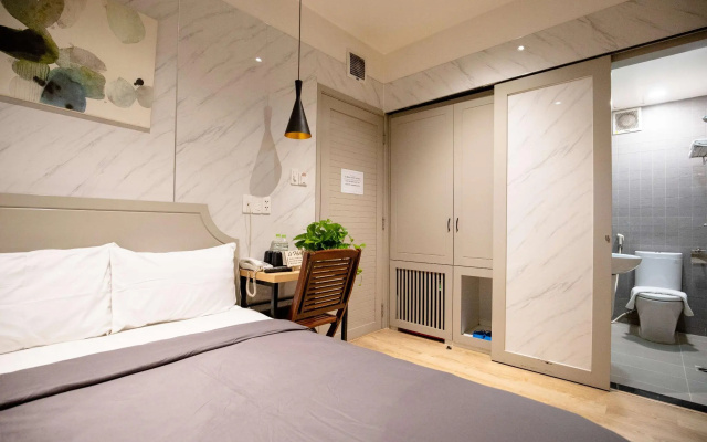 La Hotel Q10