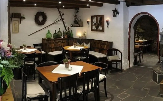 Wein- und Gästehaus M. Bai
