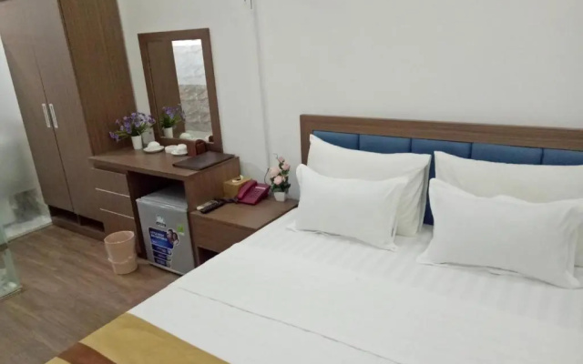 Duc Long Hotel