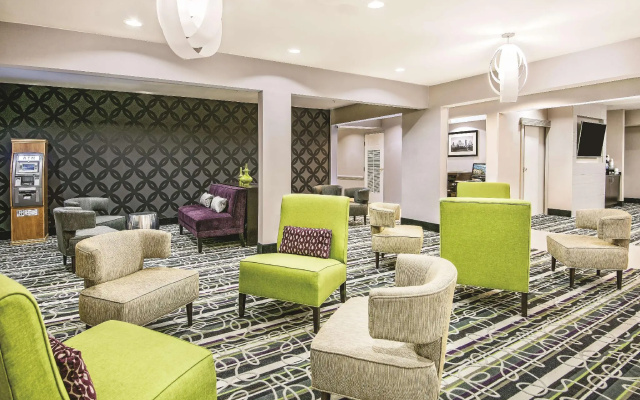 La Quinta Inn & Suites by Wyndham Houston North-Spring