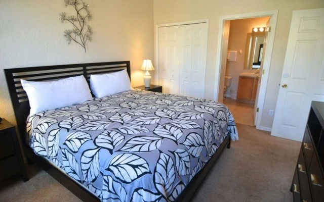 Amazing Townhome! Regal Palms - 745LAM